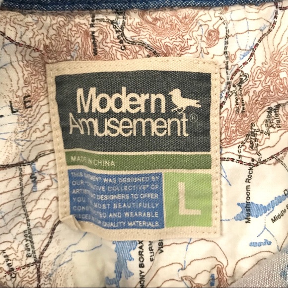 ❗️SOLD❗️Modern Amusement Casual Button Down Shirt - Picture 4 of 4